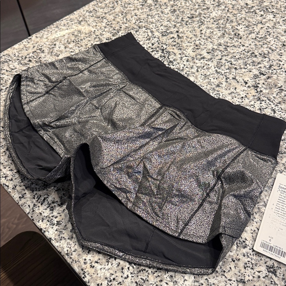💛 Lululemon Speed Up MR 4” Shorts 🖤 Sz 6 BNWT